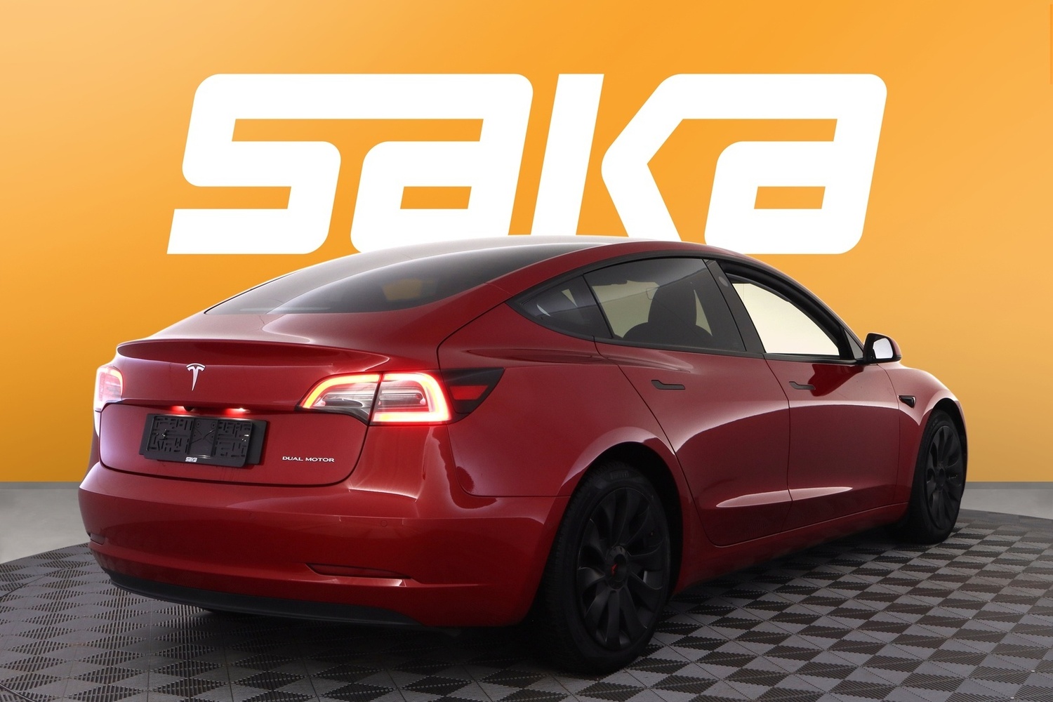 Tesla Model 3 vaihtoauto