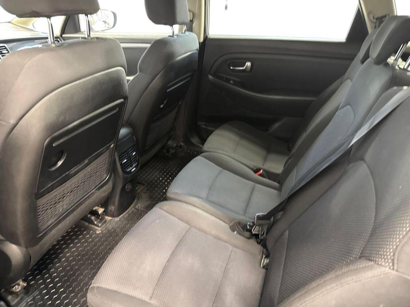 Kia Carens vaihtoauto