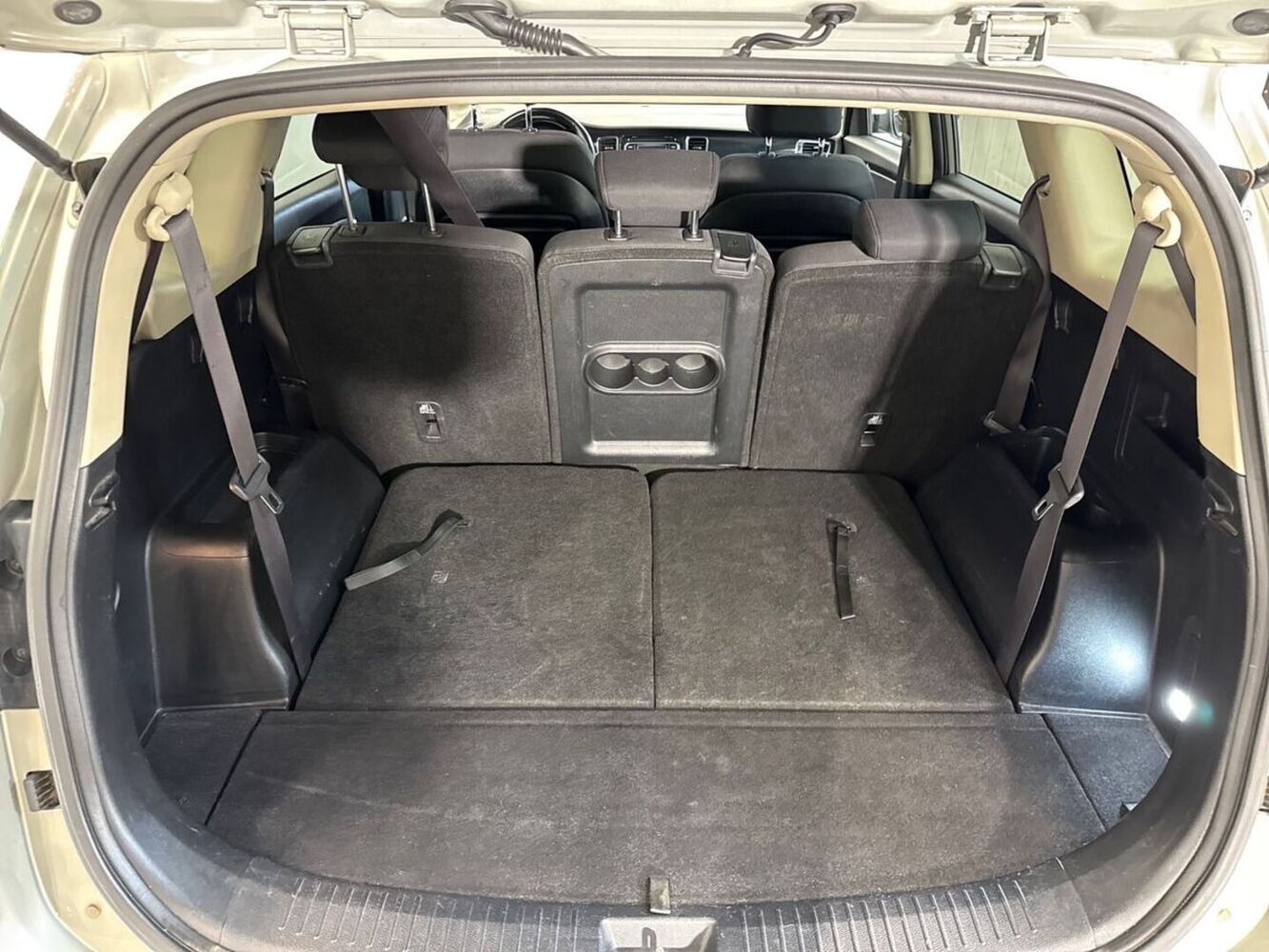 Kia Carens vaihtoauto
