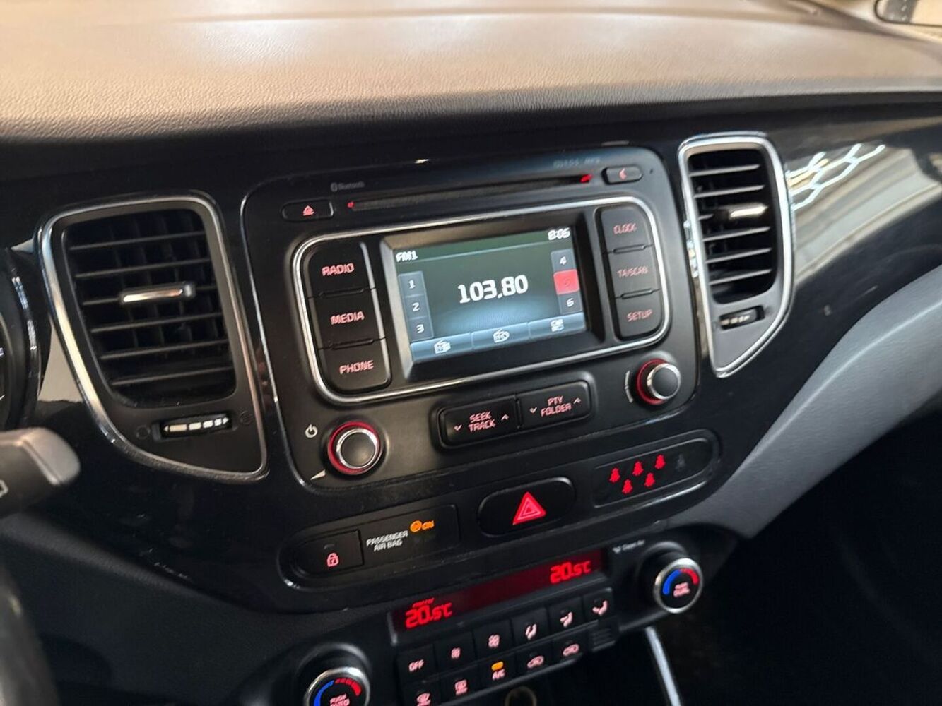 Kia Carens vaihtoauto