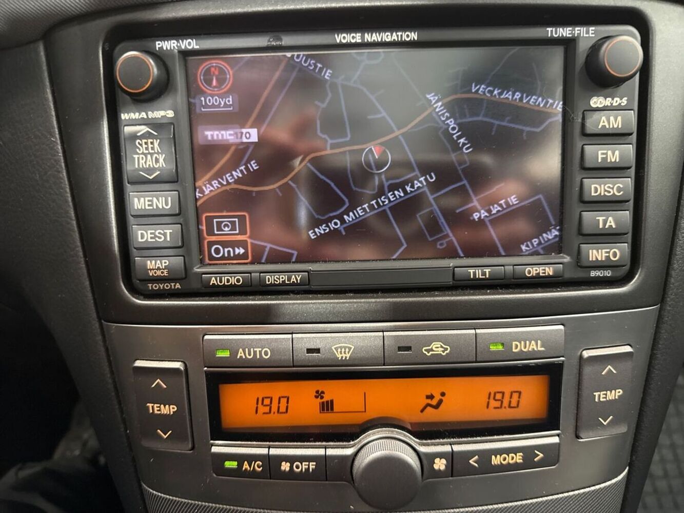 Toyota Avensis vaihtoauto
