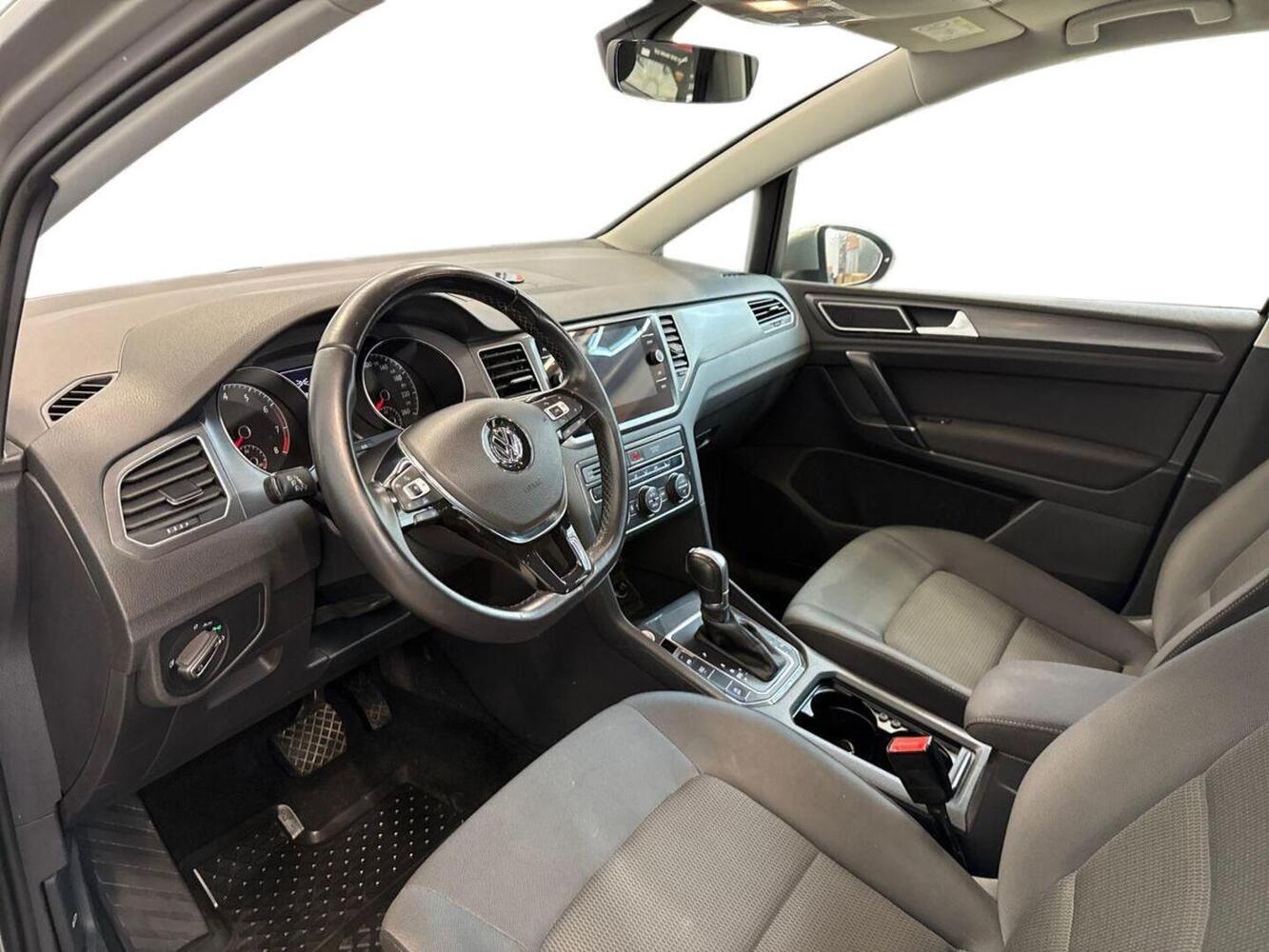 Volkswagen Golf Sportsvan vaihtoauto