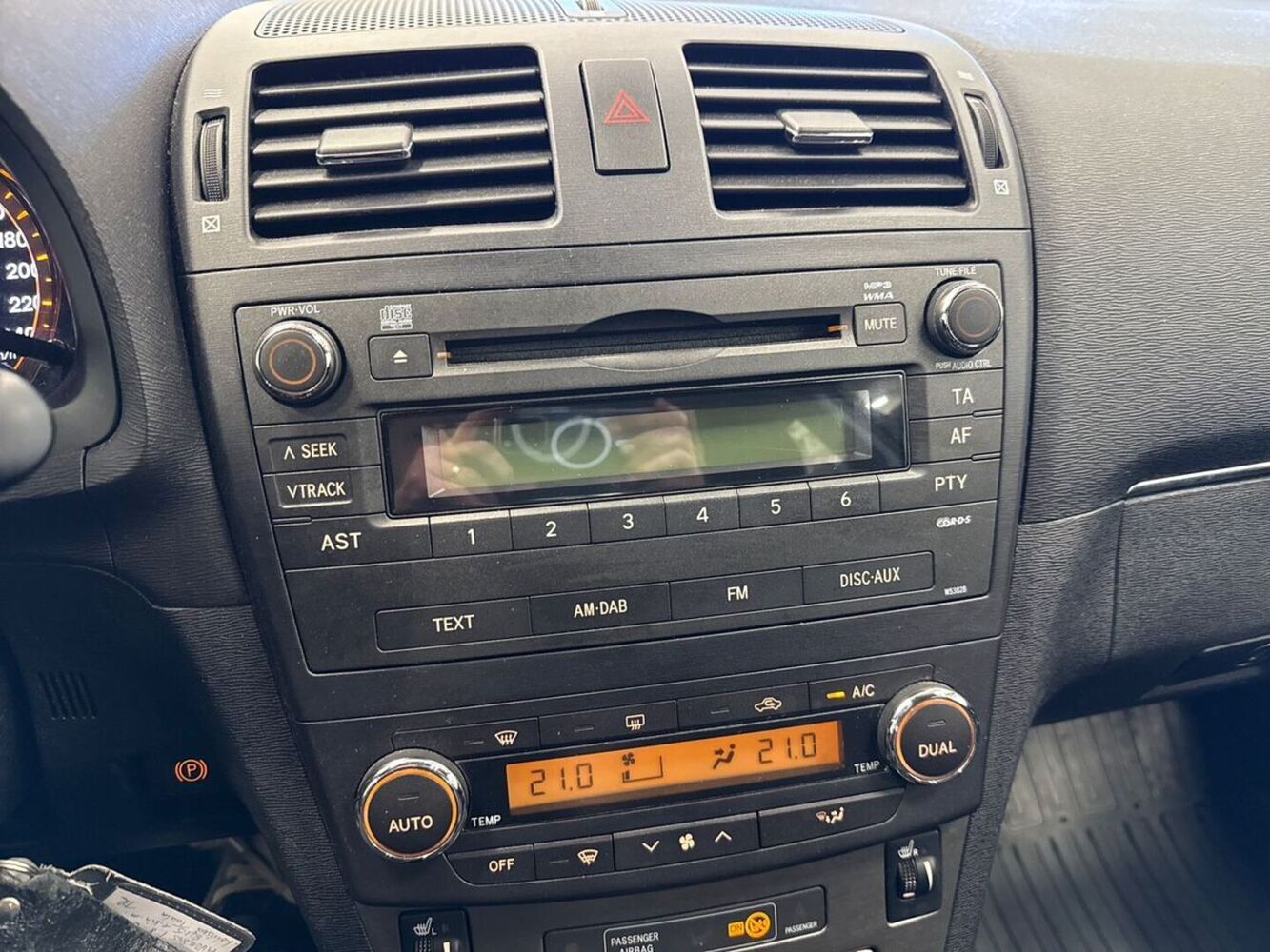 Toyota Avensis vaihtoauto