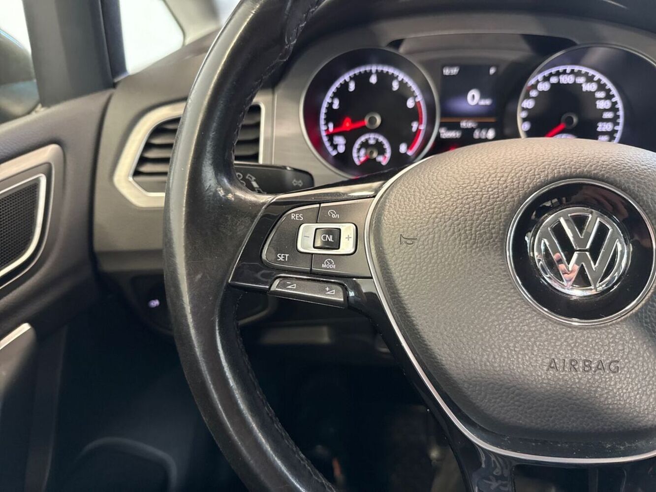 Volkswagen Golf Sportsvan vaihtoauto