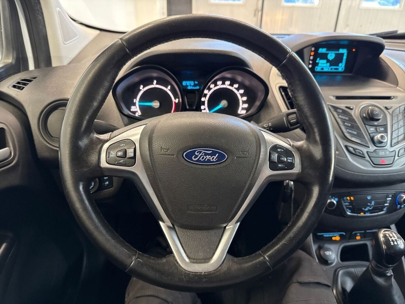 Ford Transit Courier vaihtoauto