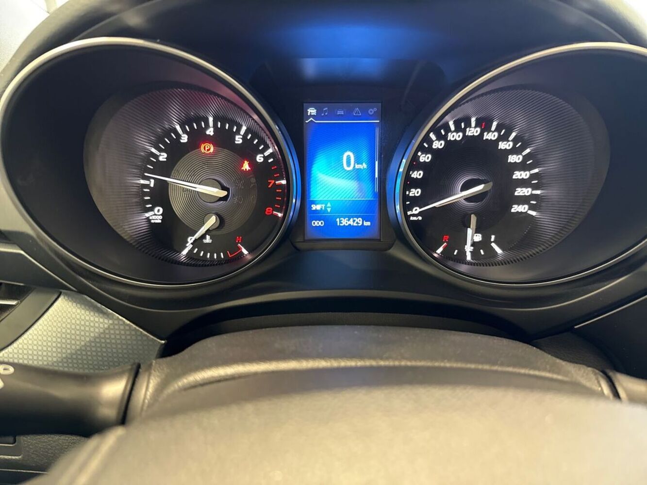Toyota Avensis vaihtoauto