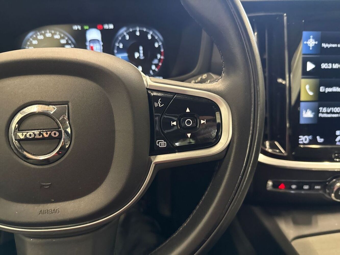 Volvo V60 vaihtoauto