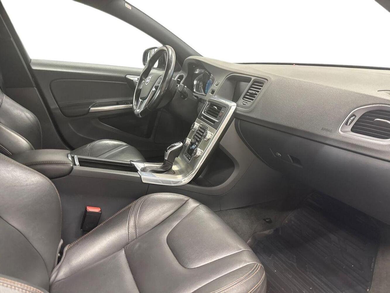 Volvo S60 Cross Country vaihtoauto