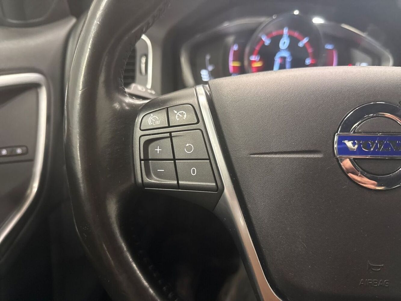 Volvo S60 Cross Country vaihtoauto