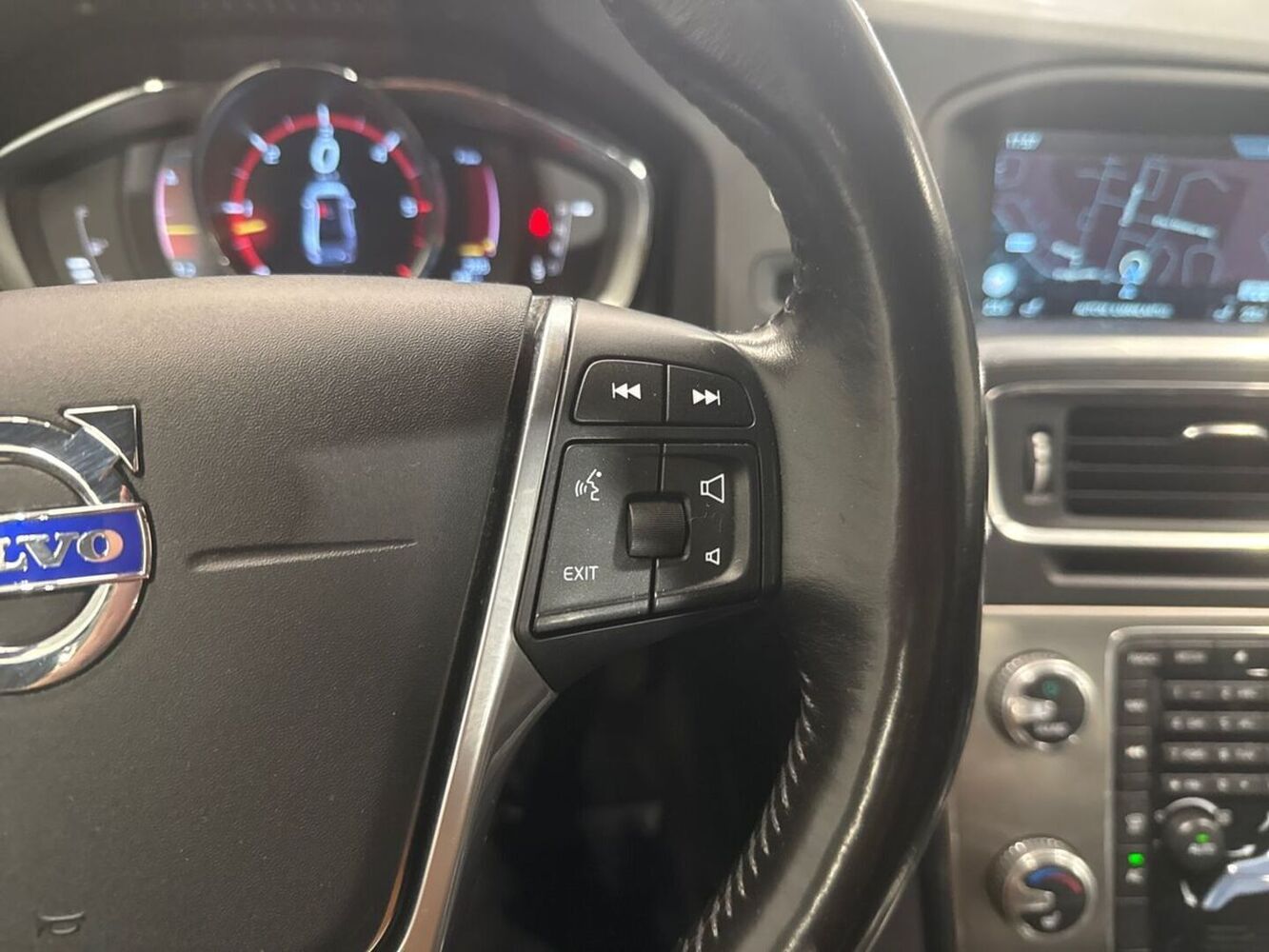 Volvo S60 Cross Country vaihtoauto