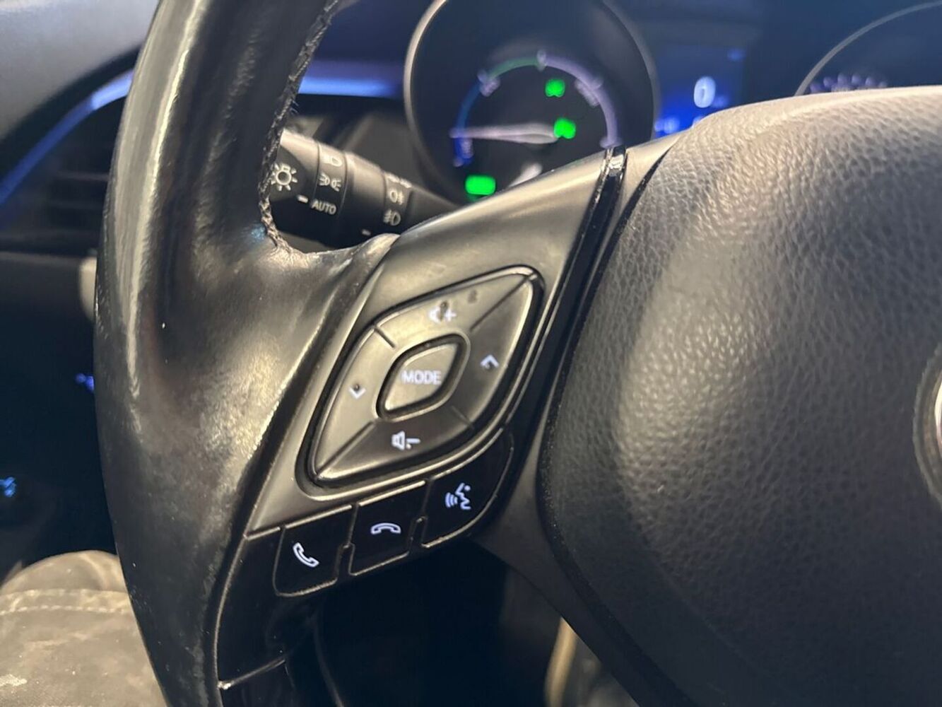 Toyota C-HR vaihtoauto