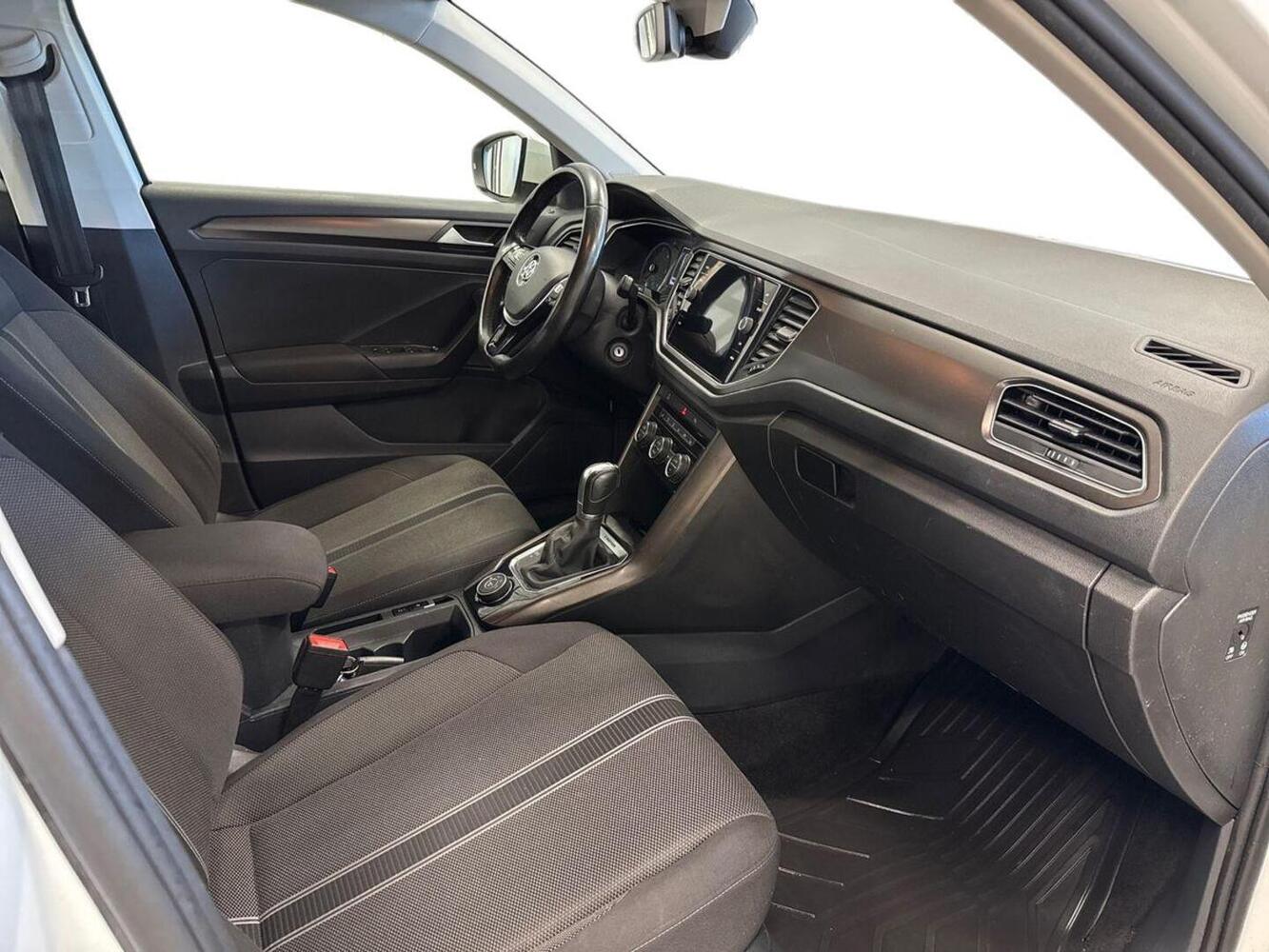 Volkswagen T-Roc vaihtoauto
