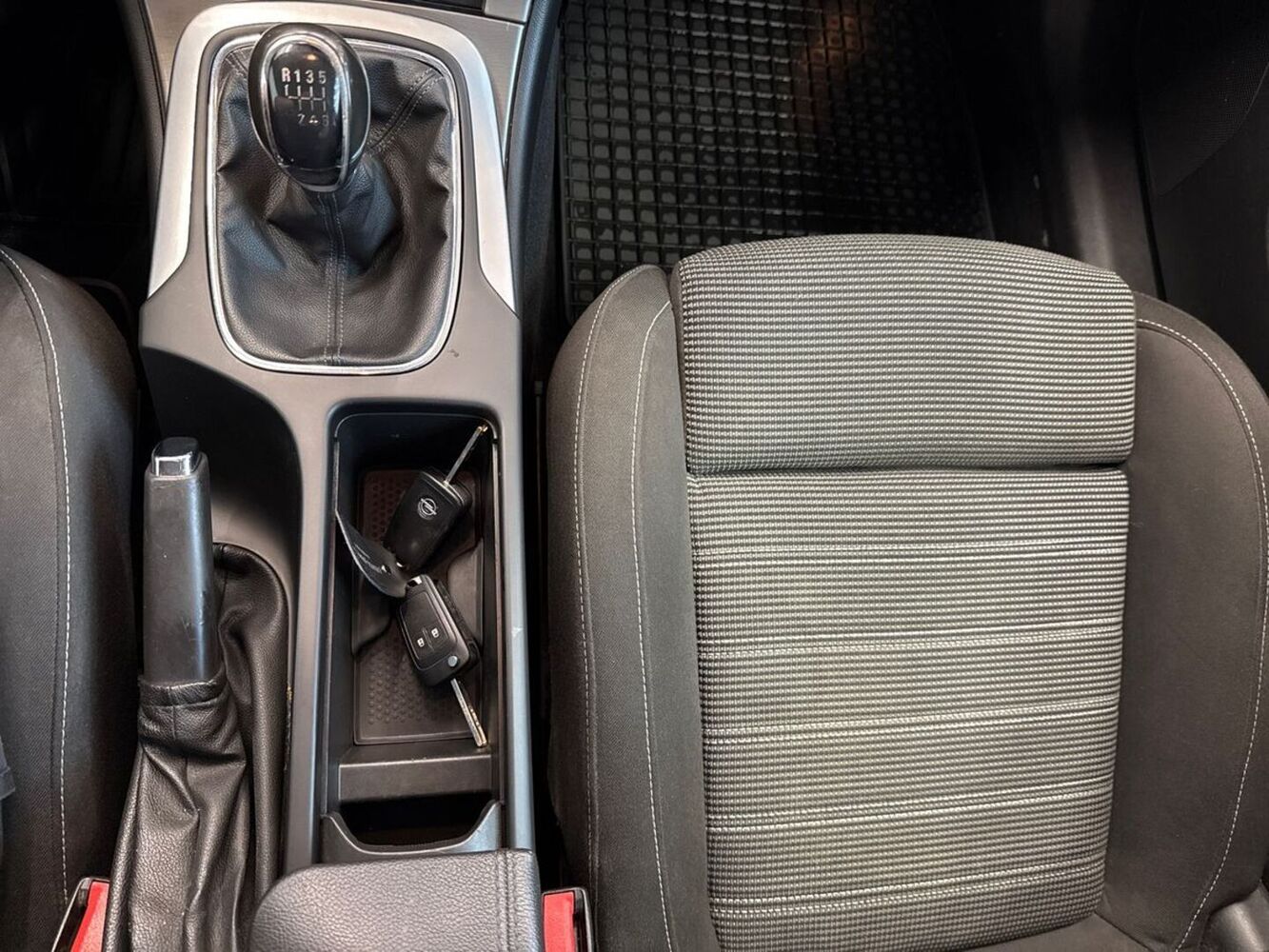 Opel Insignia vaihtoauto