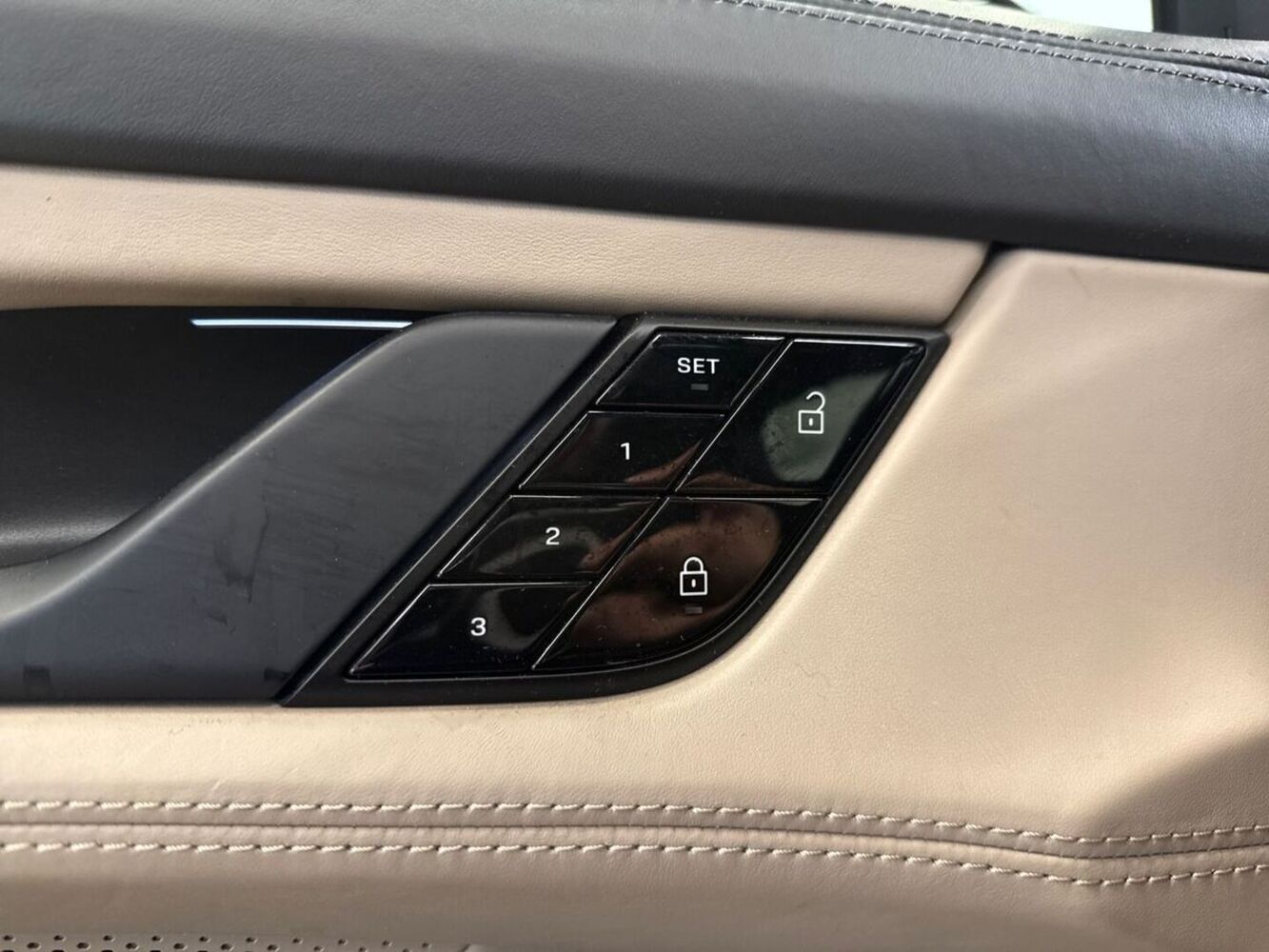 Porsche Taycan vaihtoauto