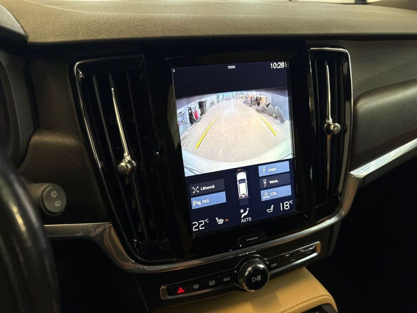 Volvo V90 Cross Country vaihtoauto