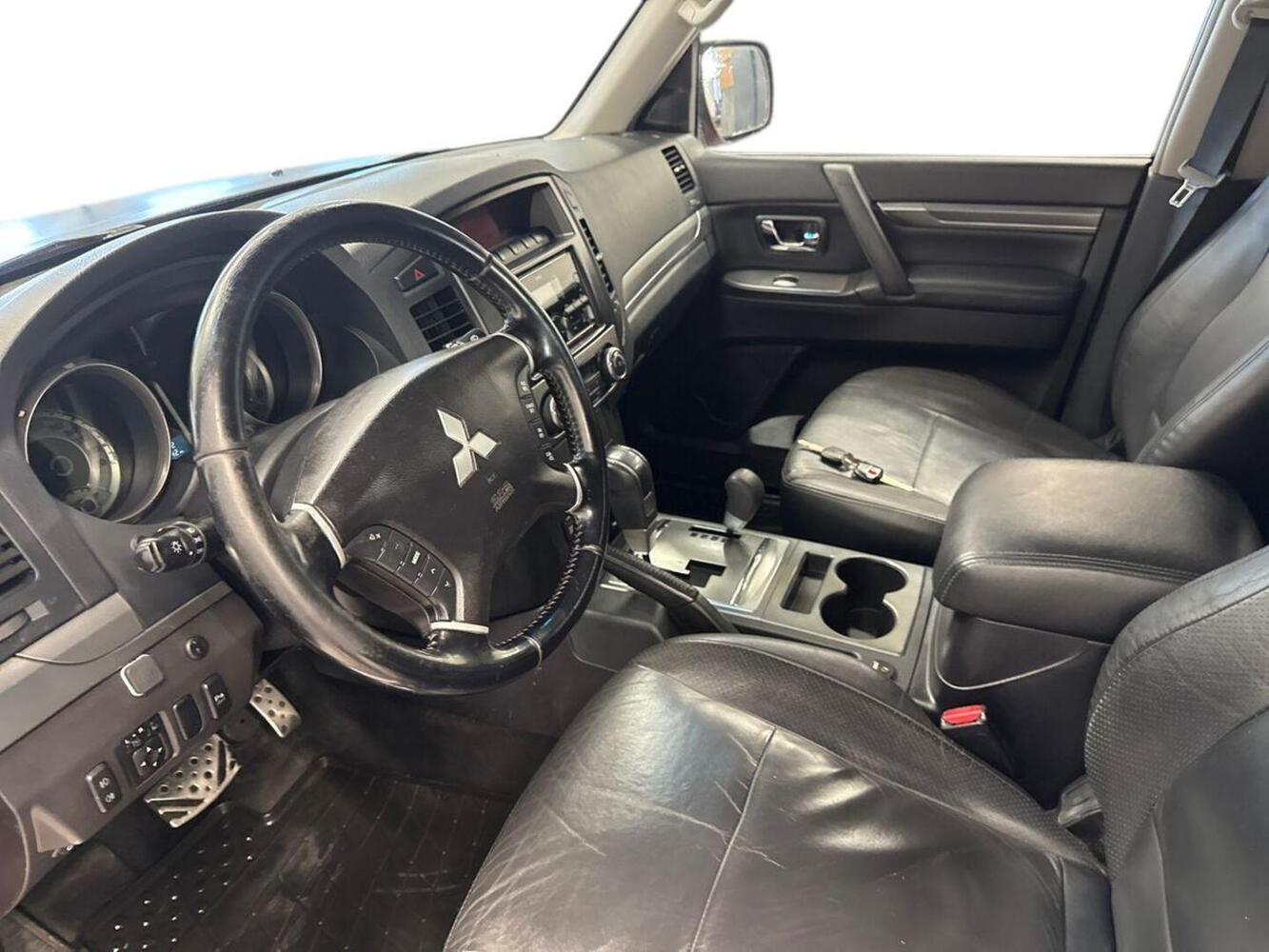 Mitsubishi Pajero vaihtoauto