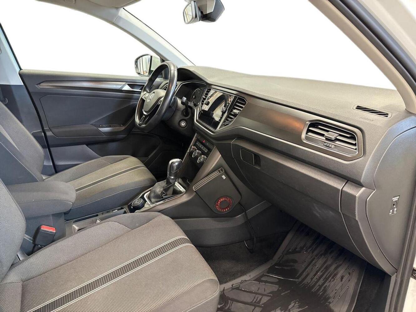 Volkswagen T-Roc vaihtoauto