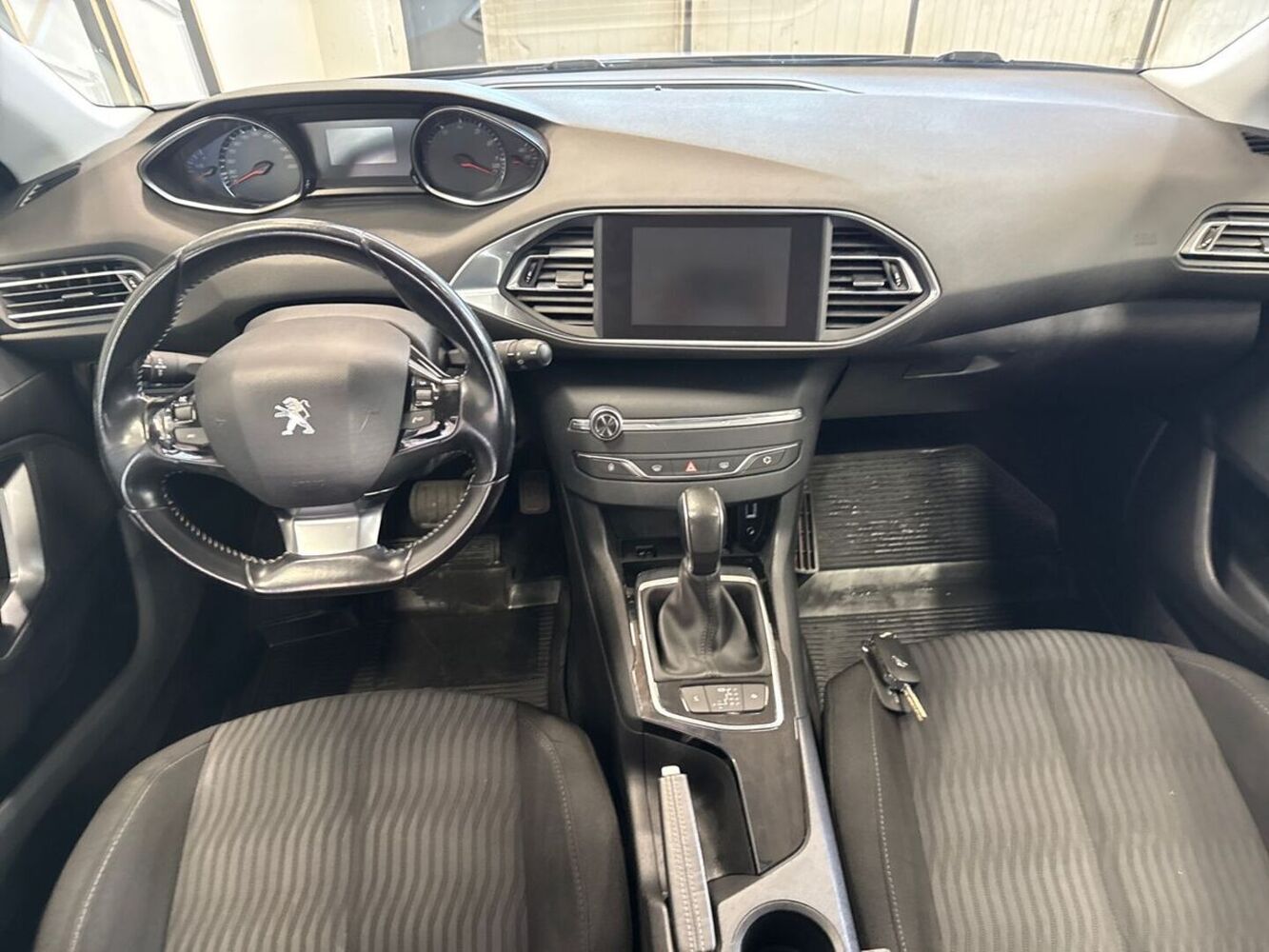Peugeot 308 vaihtoauto