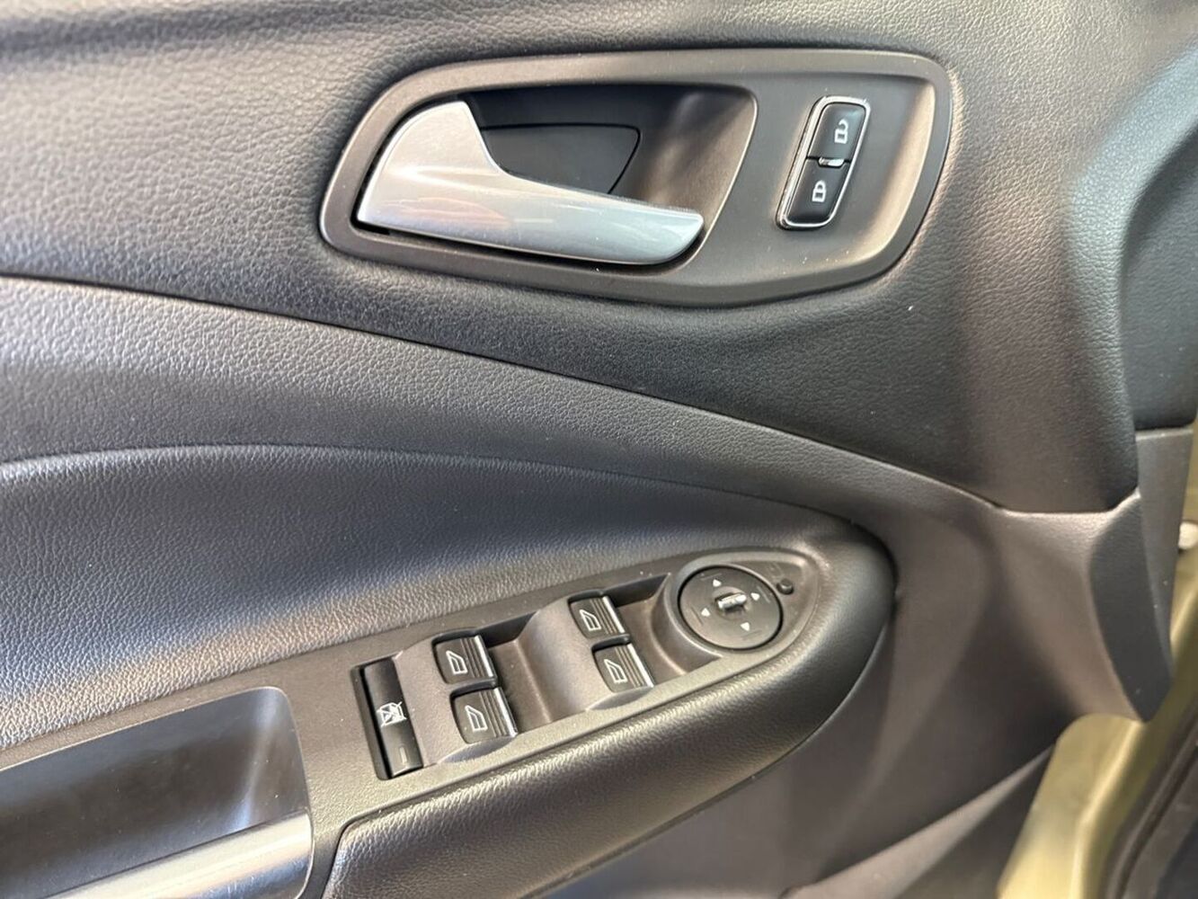 Ford Kuga vaihtoauto