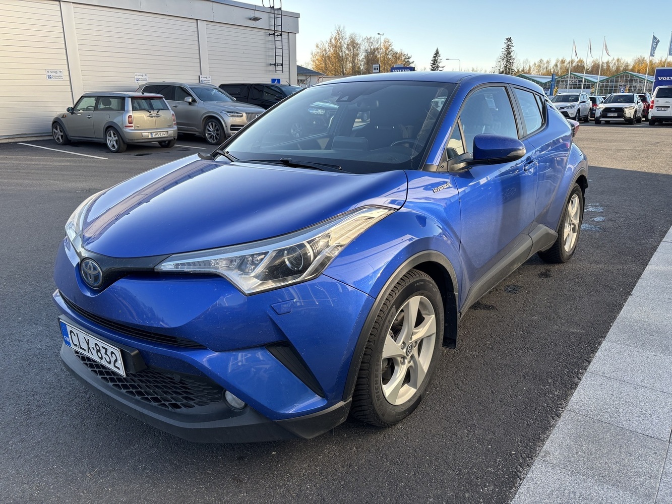 Toyota C-HR vaihtoauto