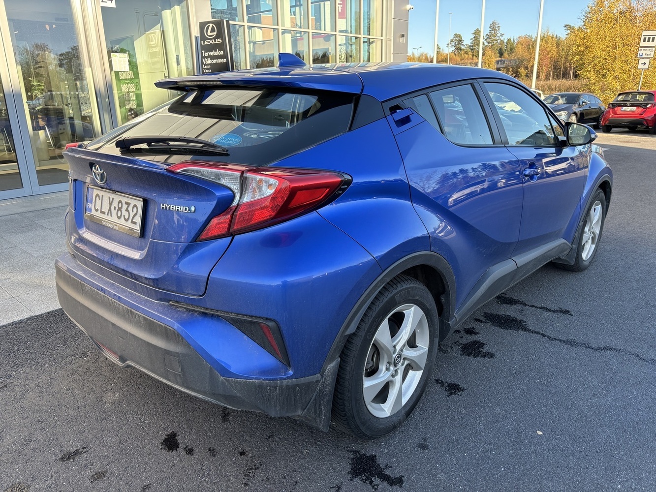Toyota C-HR vaihtoauto
