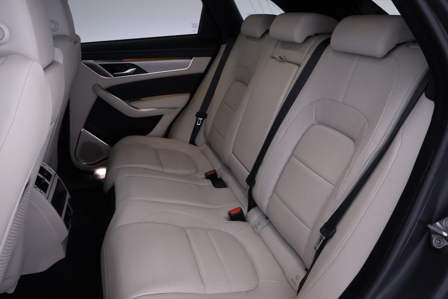 Jaguar F-PACE vaihtoauto