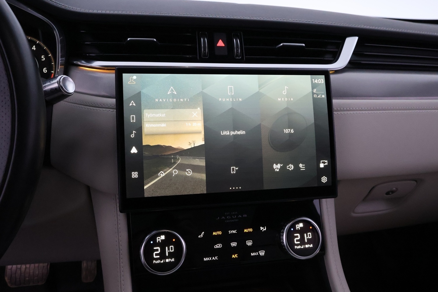 Jaguar F-PACE vaihtoauto