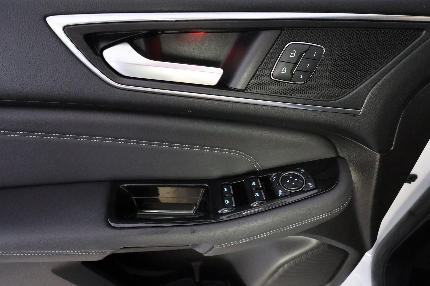 Ford S-MAX vaihtoauto