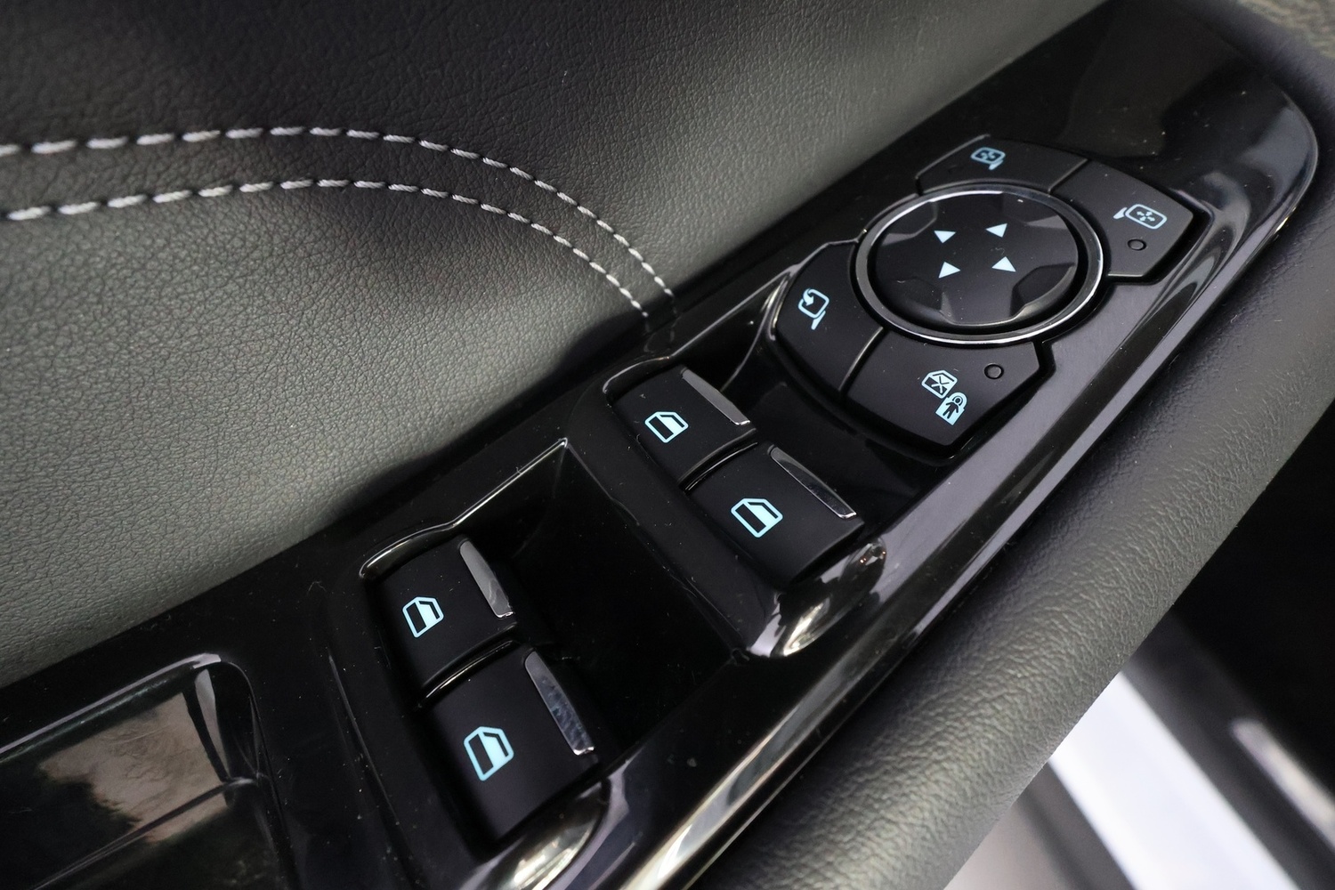 Ford S-MAX vaihtoauto