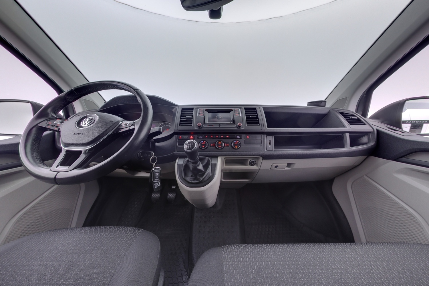 Volkswagen Caravelle vaihtoauto