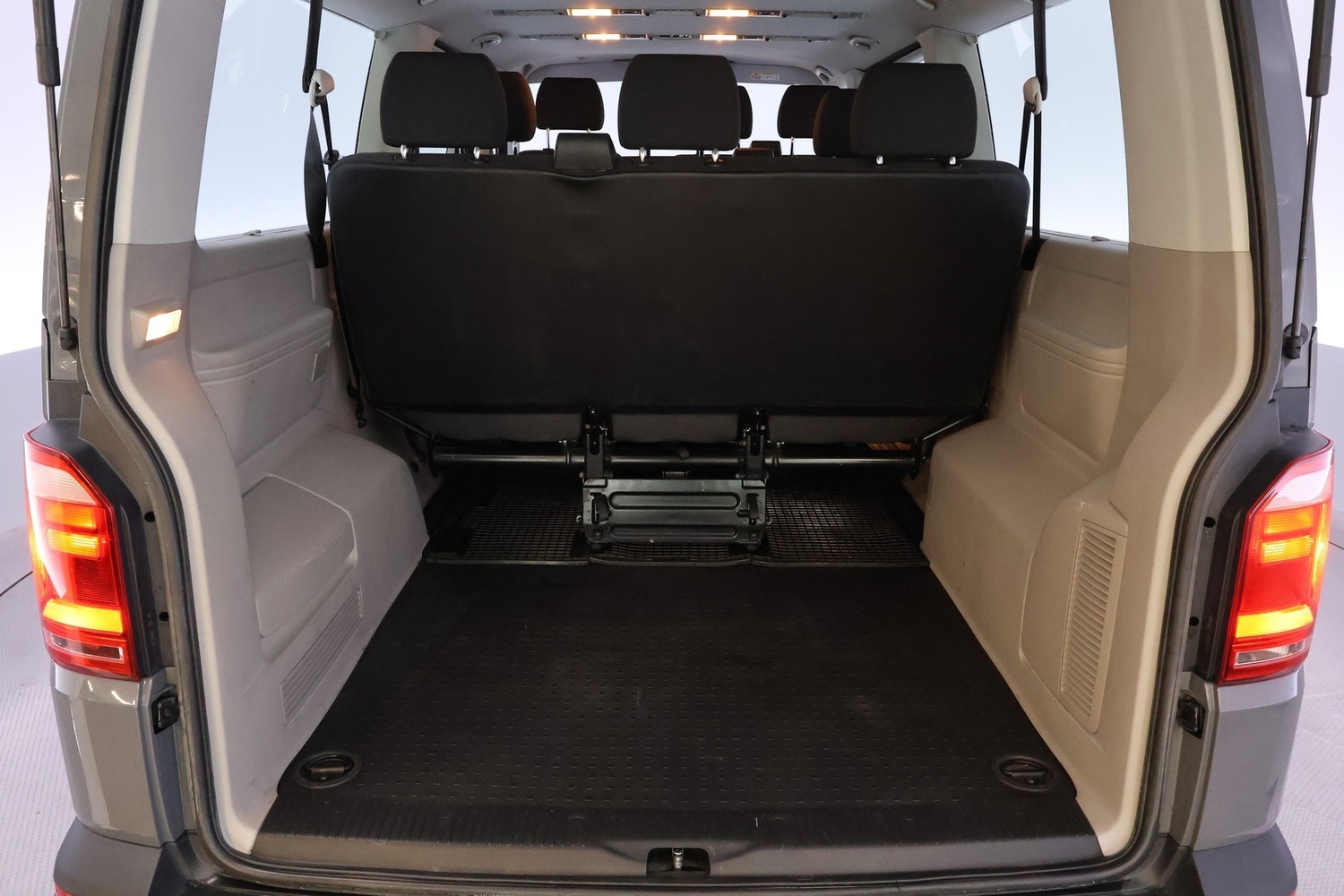 Volkswagen Caravelle vaihtoauto