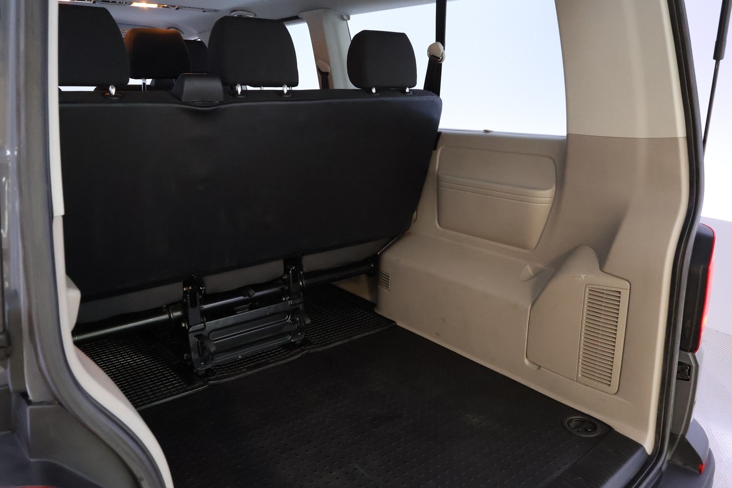 Volkswagen Caravelle vaihtoauto