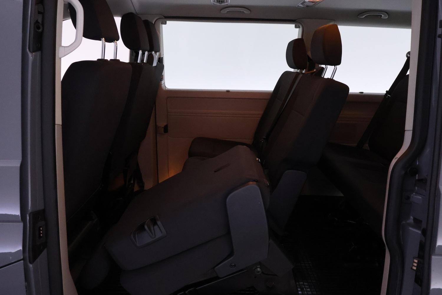 Volkswagen Caravelle vaihtoauto