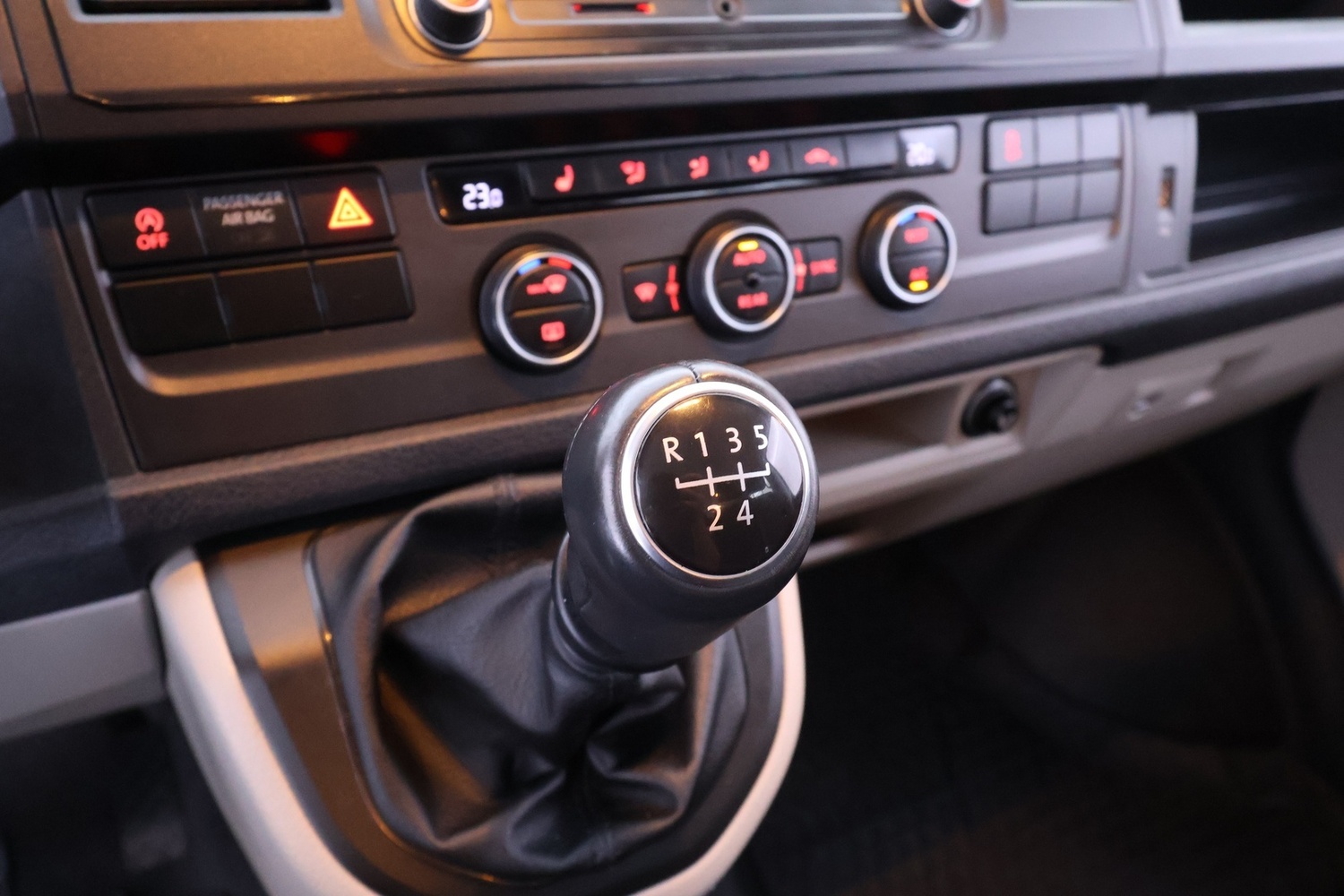 Volkswagen Caravelle vaihtoauto