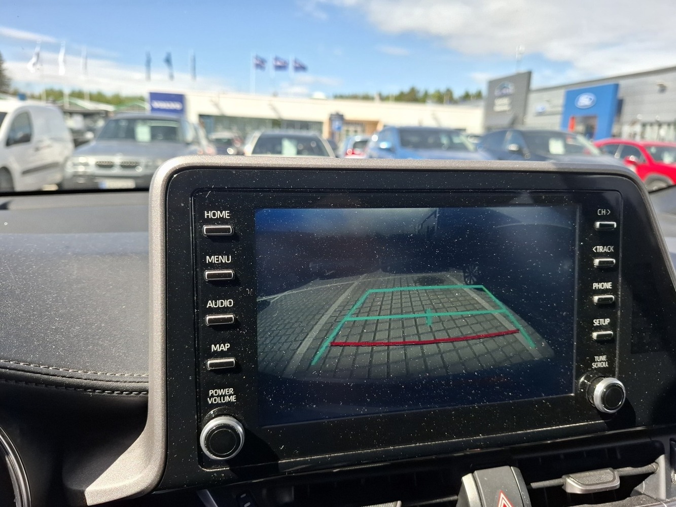 Toyota C-HR vaihtoauto