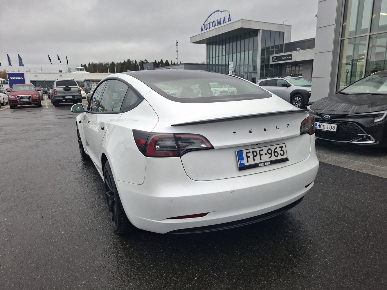 Tesla Model 3 vaihtoauto