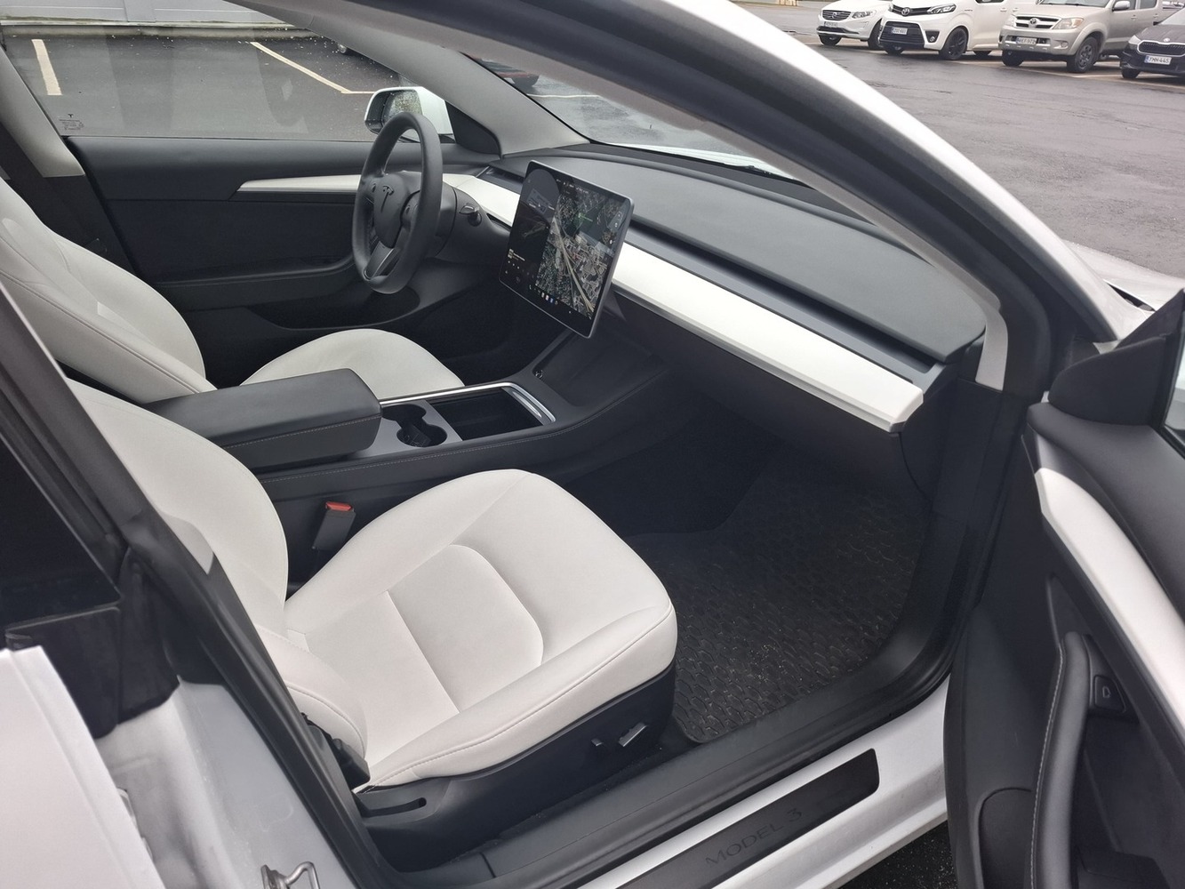 Tesla Model 3 vaihtoauto