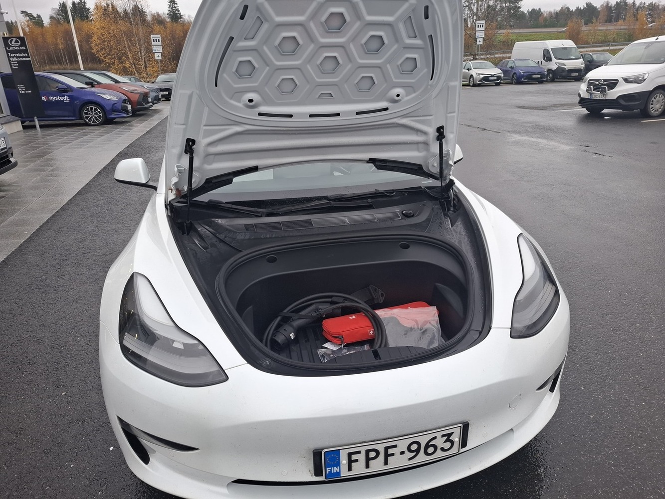 Tesla Model 3 vaihtoauto