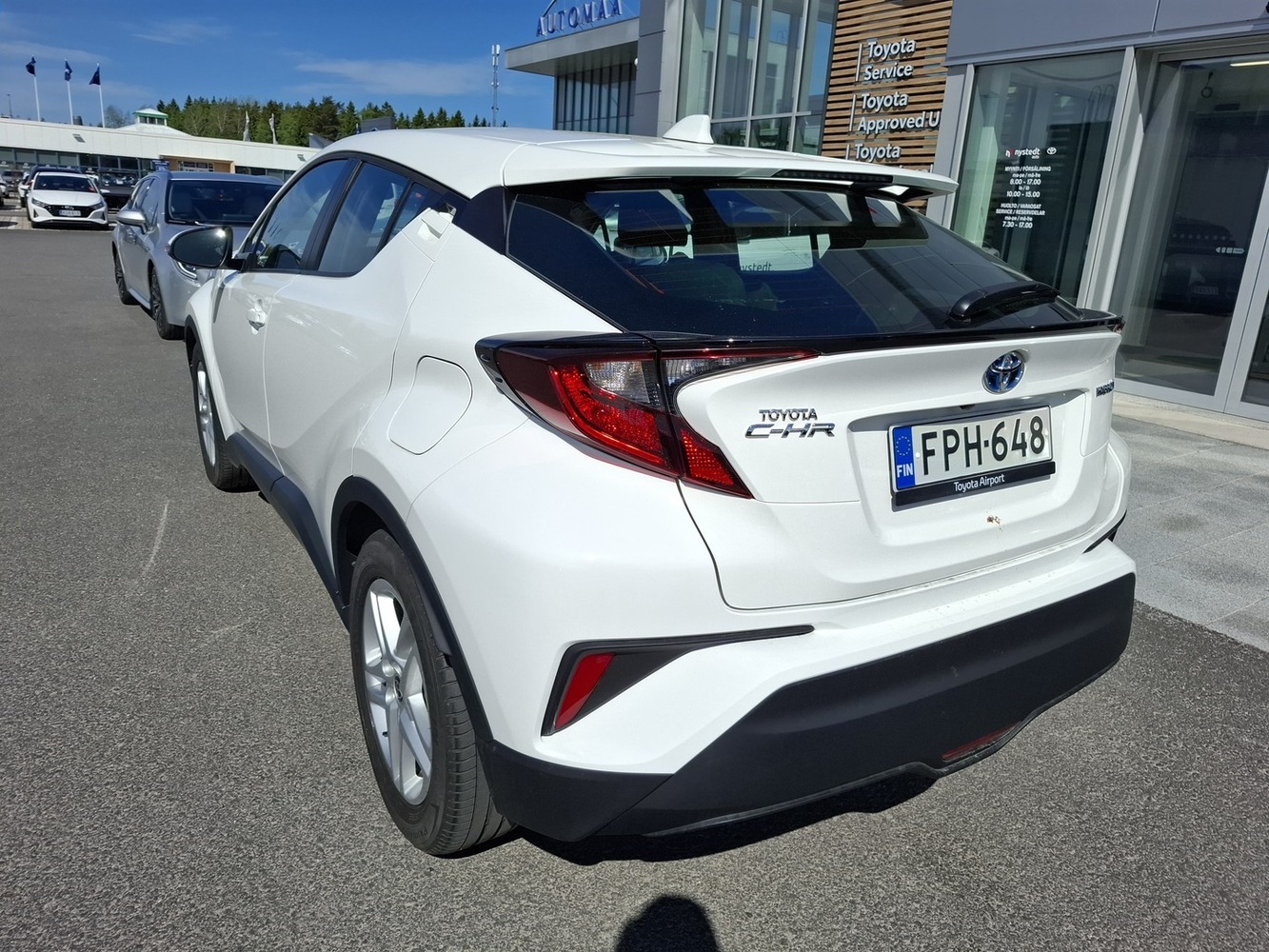Toyota C-HR vaihtoauto
