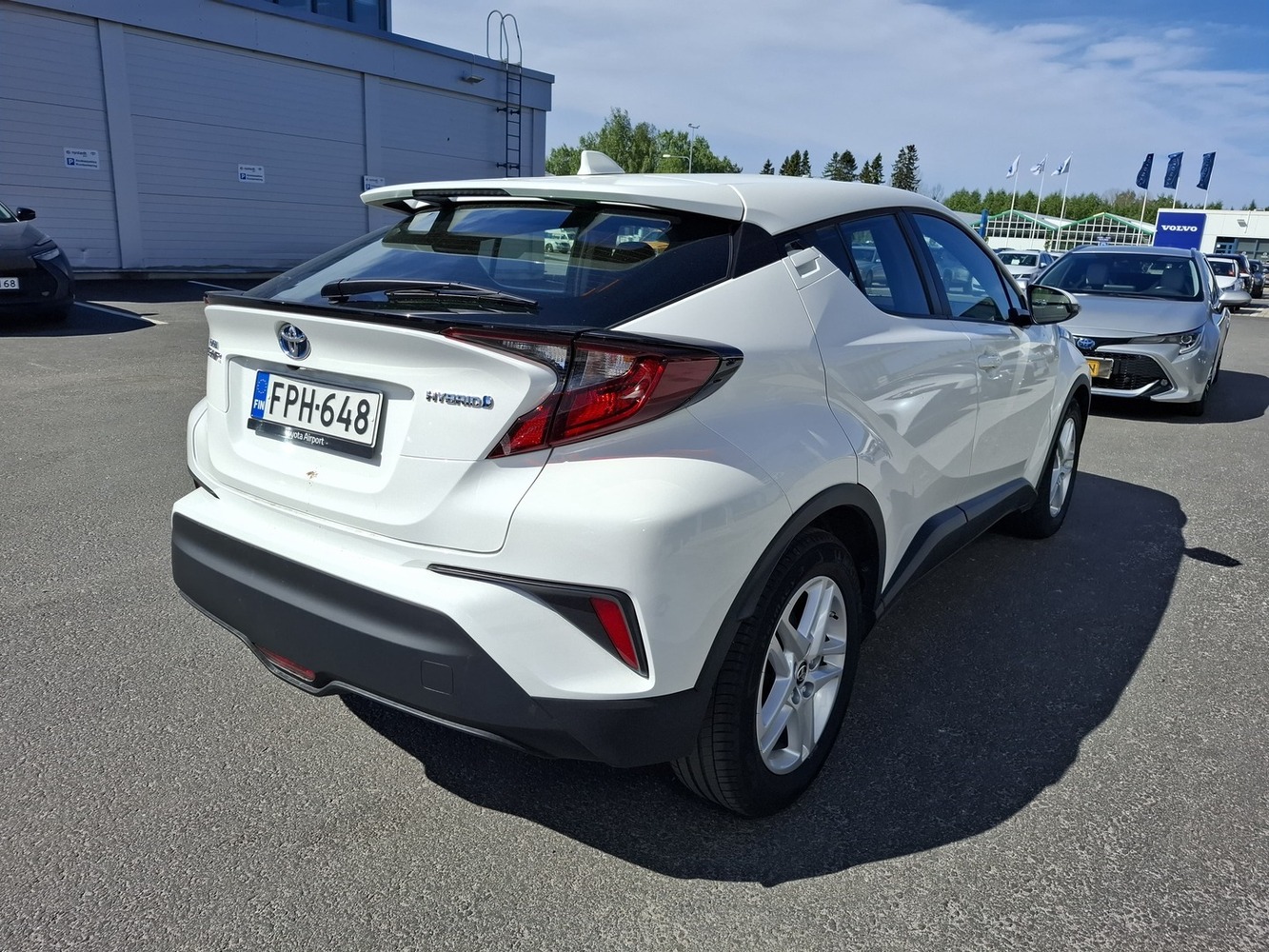 Toyota C-HR vaihtoauto