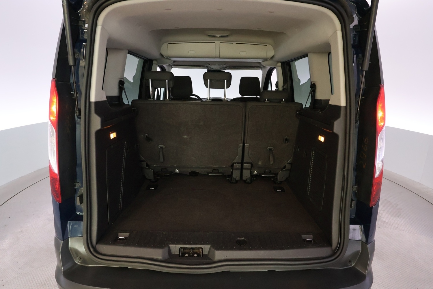 Ford Tourneo Connect vaihtoauto