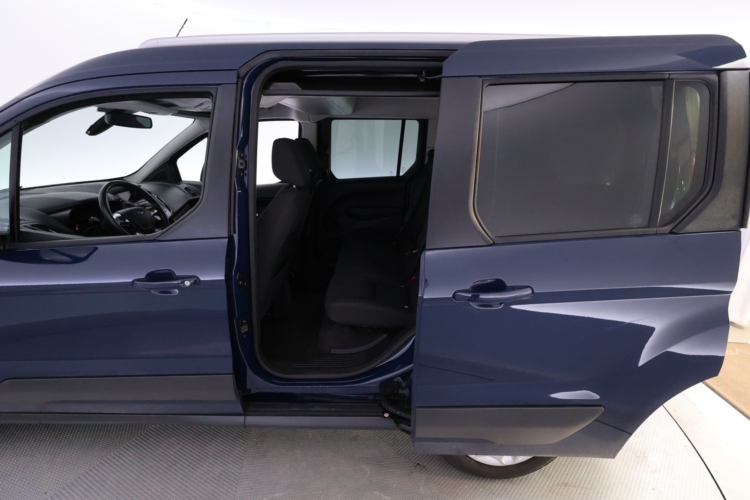 Ford Tourneo Connect vaihtoauto