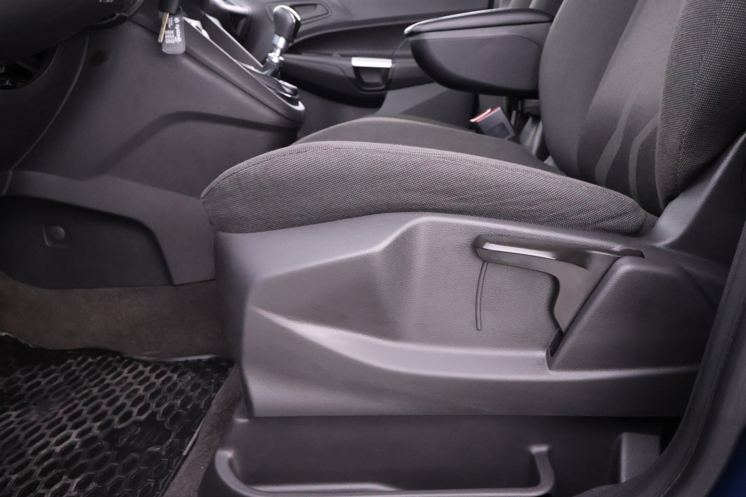 Ford Tourneo Connect vaihtoauto