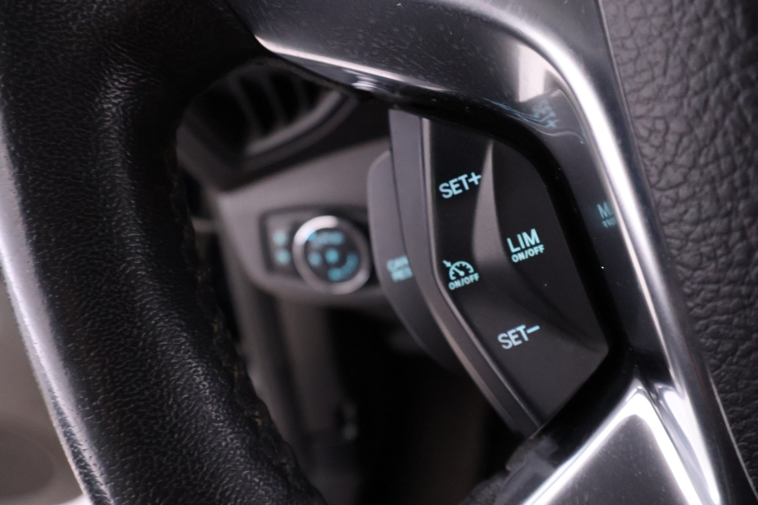 Ford Tourneo Connect vaihtoauto