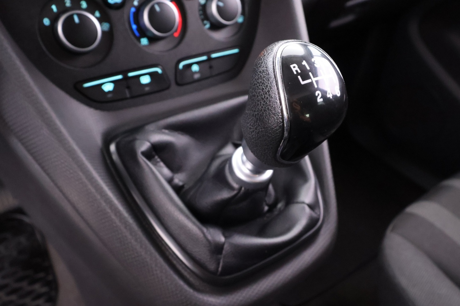 Ford Tourneo Connect vaihtoauto