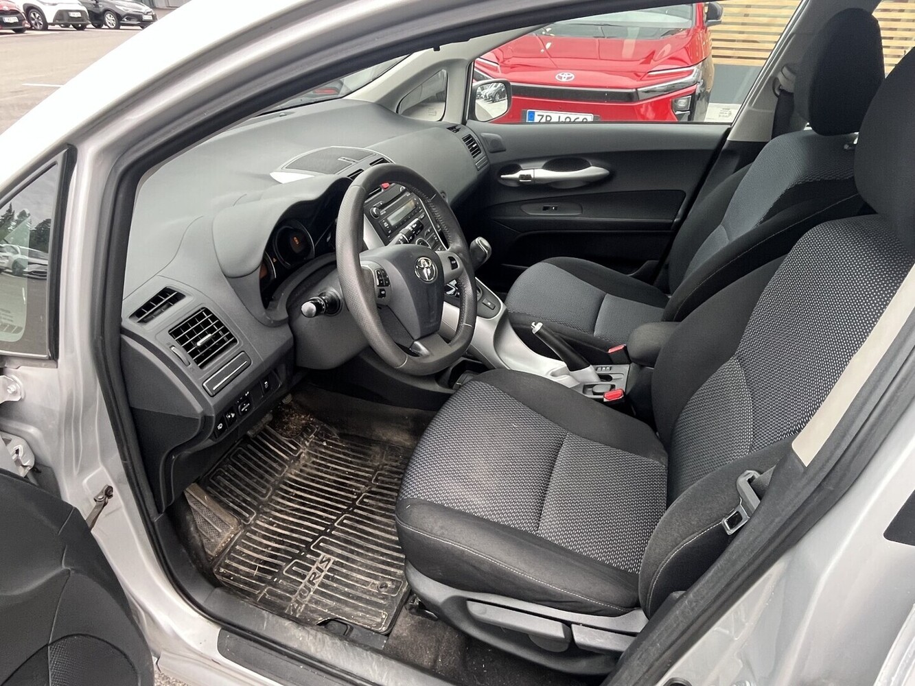 Toyota Auris vaihtoauto
