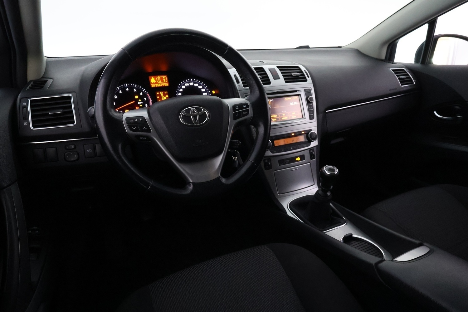 Toyota Avensis vaihtoauto