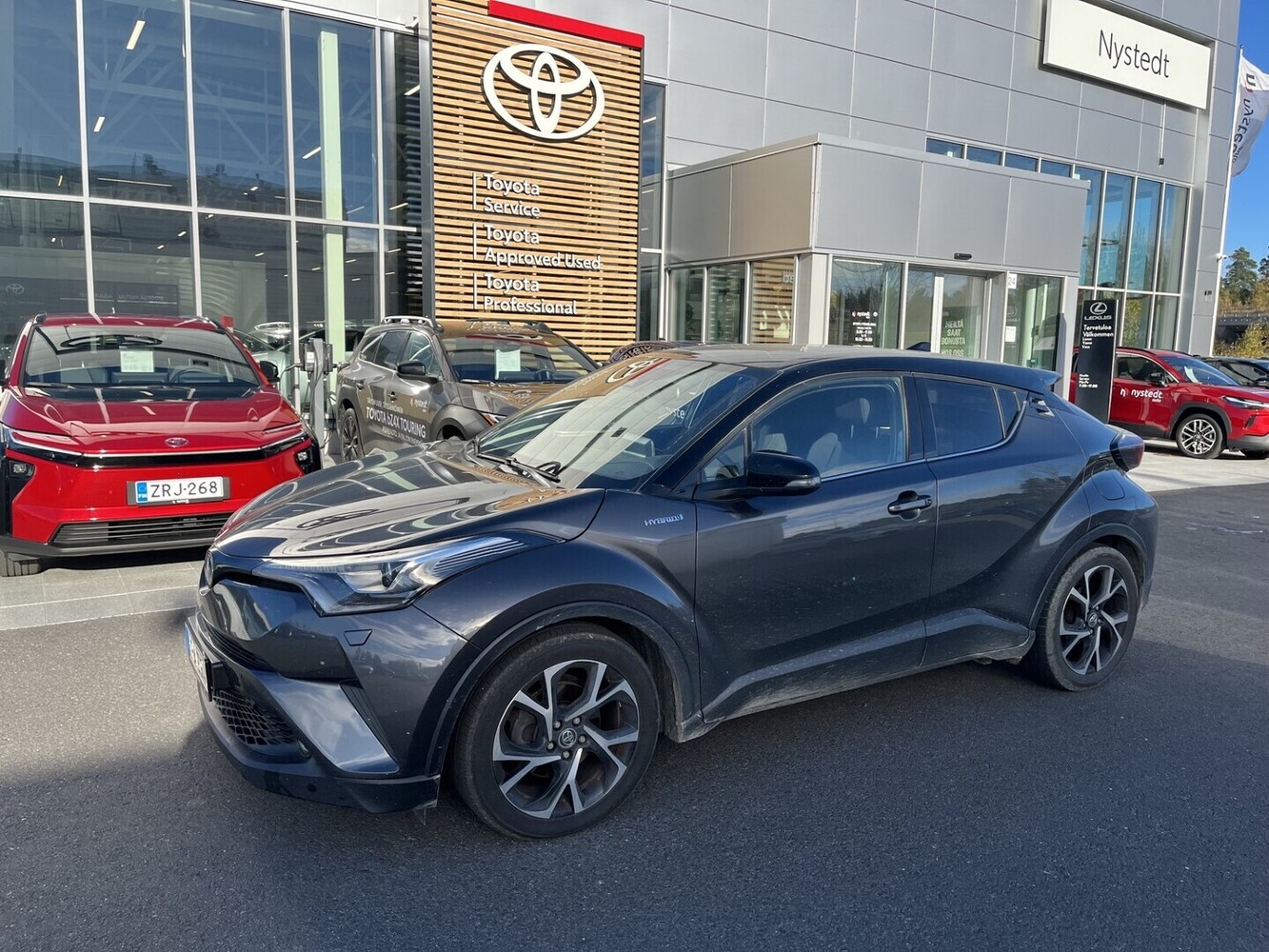 Toyota C-HR vaihtoauto