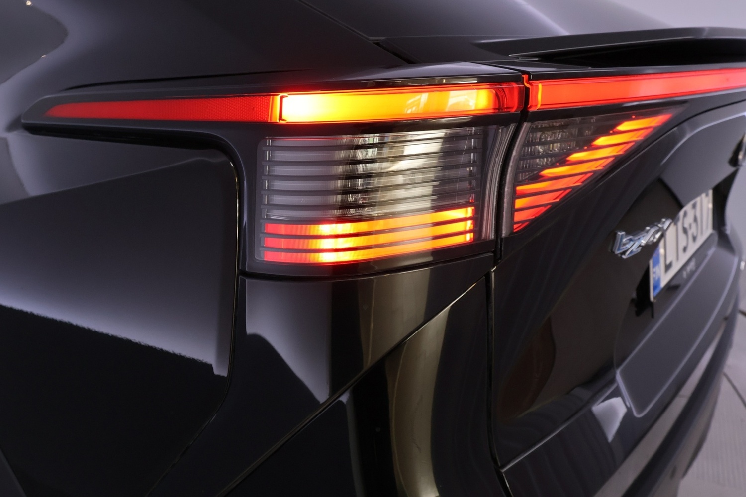 Toyota bZ4X vaihtoauto