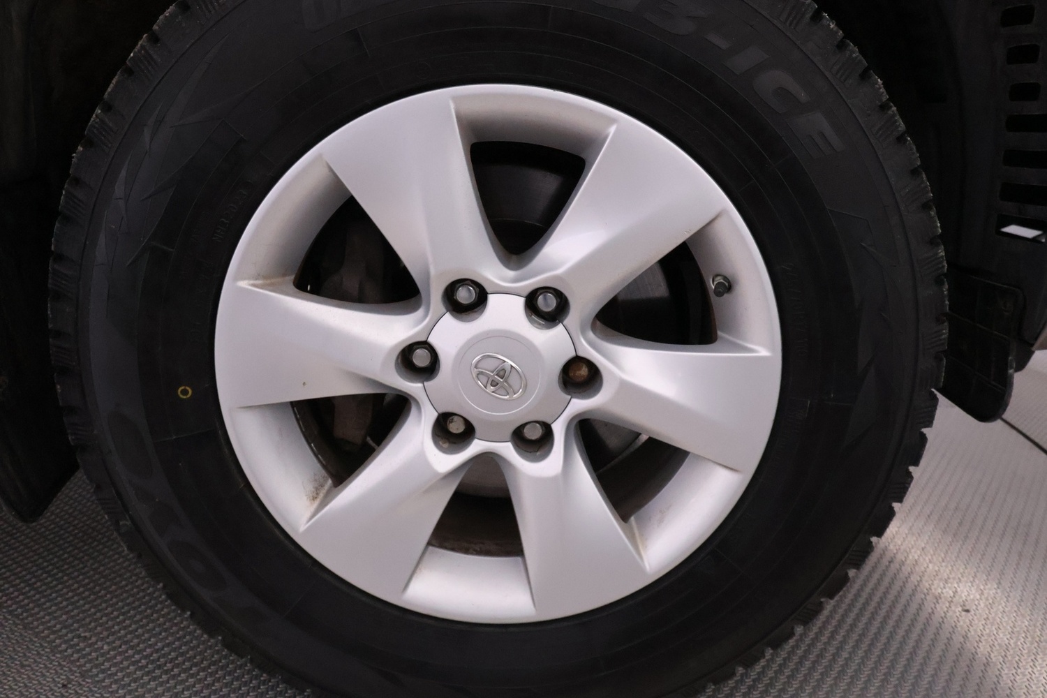 Toyota Land Cruiser vaihtoauto